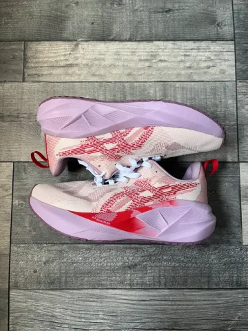 Asics Novablast bike de segunda mano — imagen 1 de 10