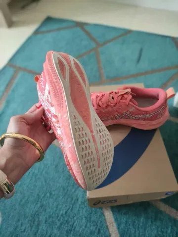 Used Asics Running Shoes bike — image 2 of 3