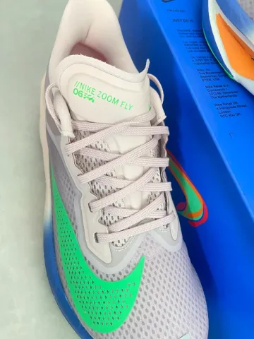 Used Nike Zoom Fly 6 bike — image 3 of 10