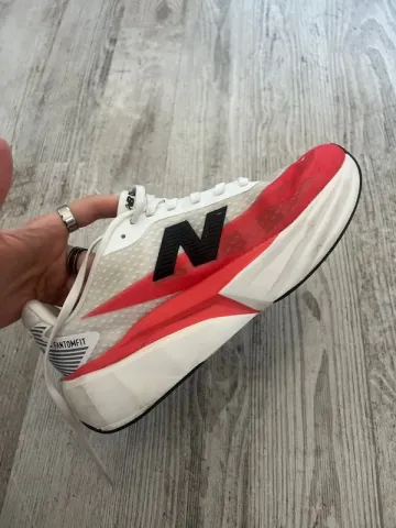 New Balance FuelCell v5 bike usato — immagine 1 di 3
