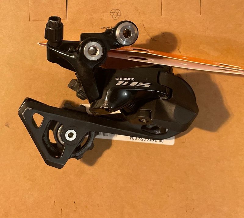 Used Shimano 105 Rear Derailleur Drivetrain & Pedals