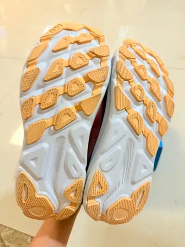 Used Hoka Clifton 9 bike — image 6 of 8