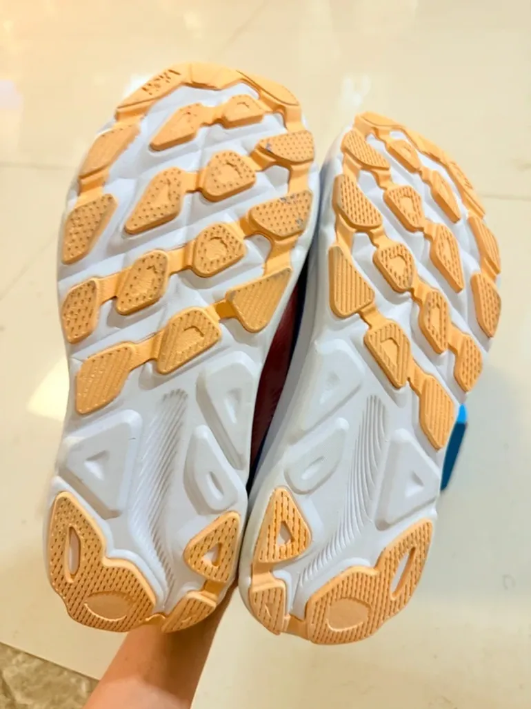 Used Hoka Clifton 9 bike — image 6 of 8