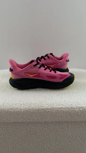 Used Hoka Challenger 8 bike — image 2 of 5