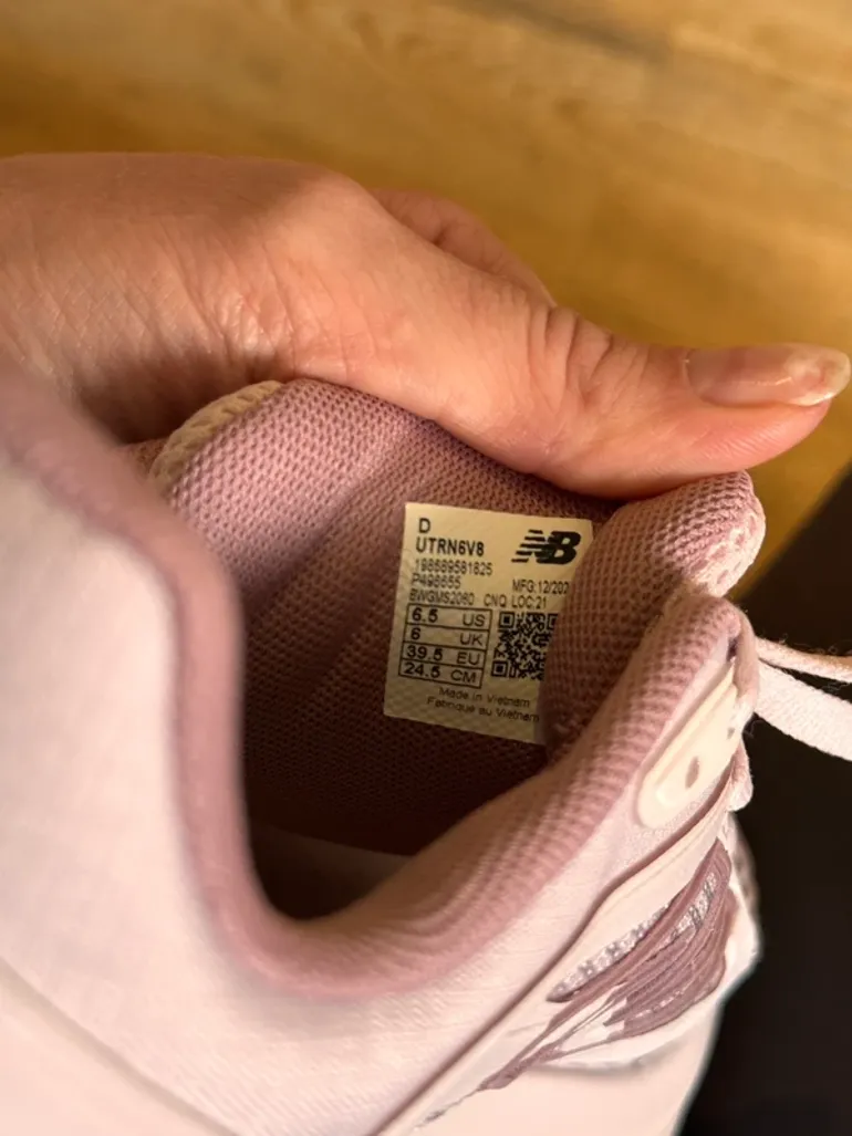 Used New Balance Sneakers bike — image 4 of 7