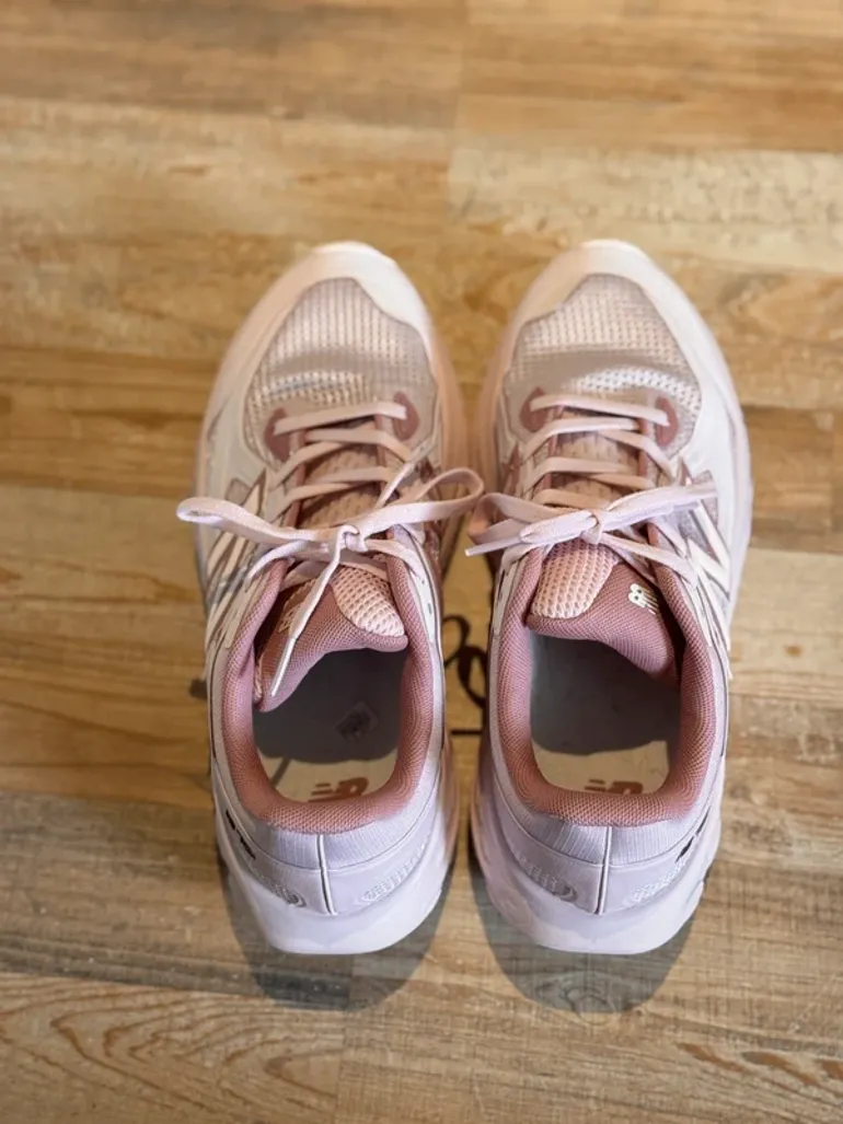 Used New Balance Sneakers bike — image 6 of 7