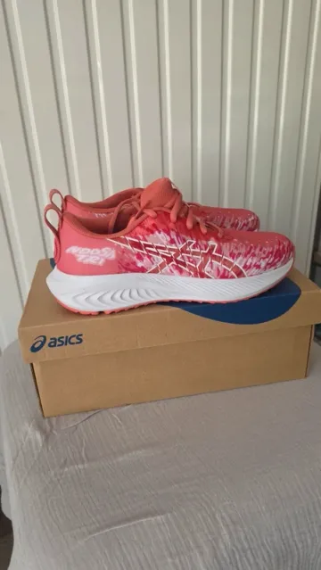 Used Asics Running Shoes bike — image 2 of 15