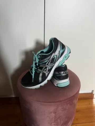 Used Asics Duomax bike — image 2 of 5