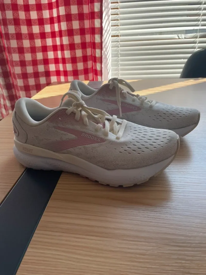 Brooks Ghost 16 Running Shoes de segunda mano