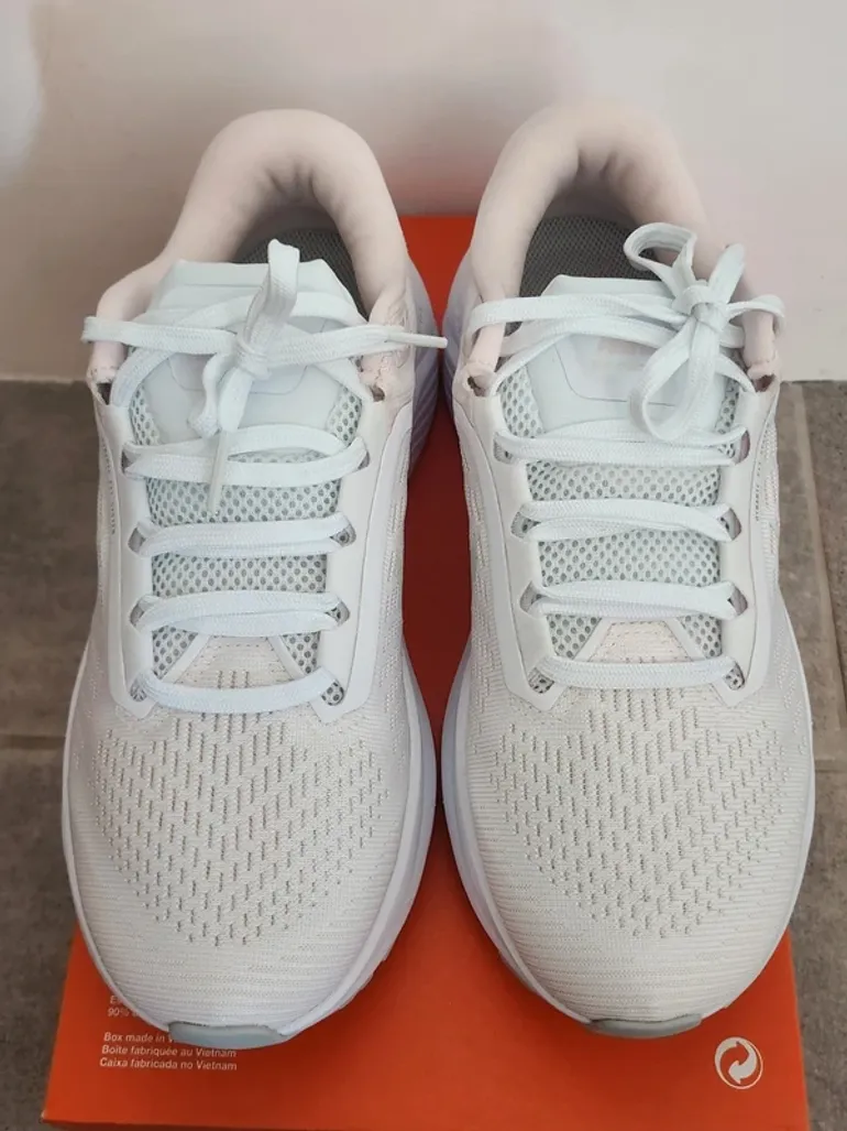 Used Nike Air Zoom Structure 24 bike — image 3 of 7