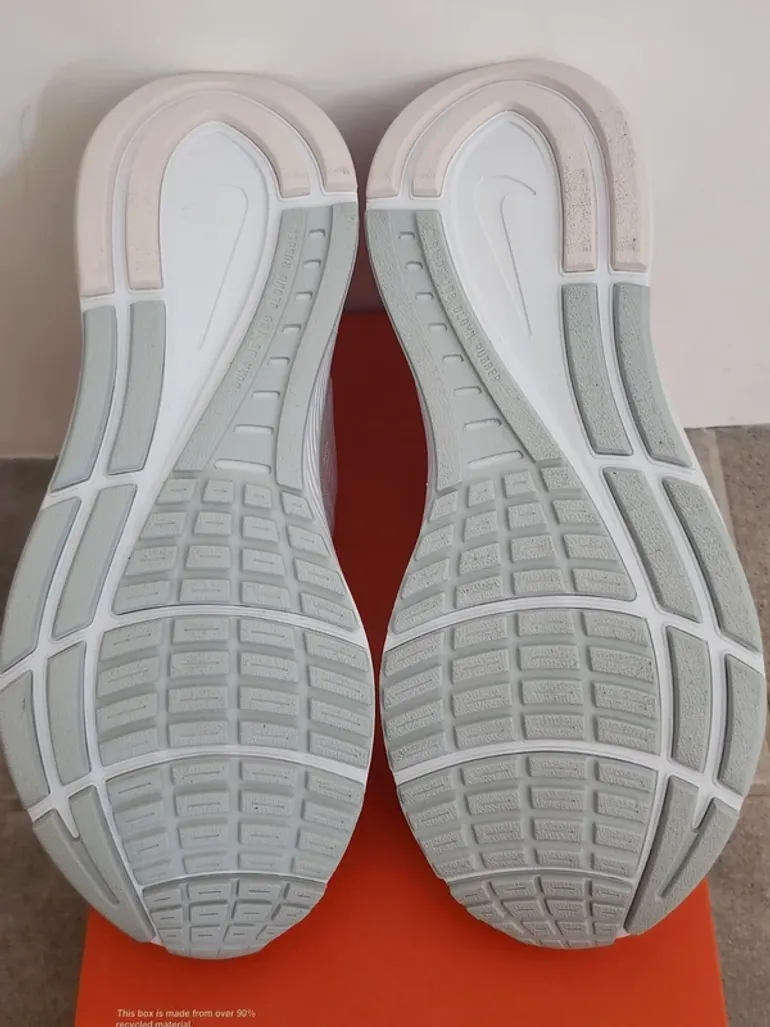 Used Nike Air Zoom Structure 24 bike — image 6 of 7