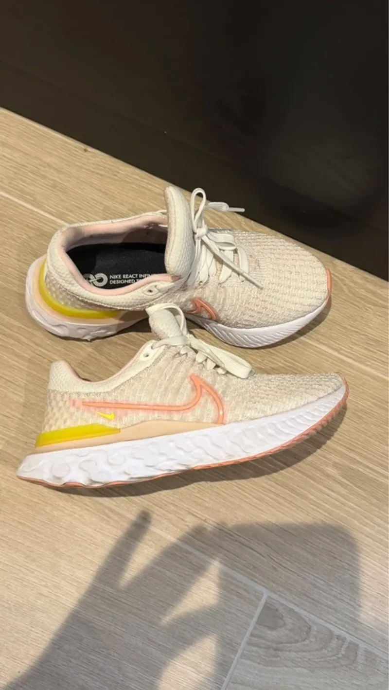 Rose Nike Running Shoes Running Shoes usato