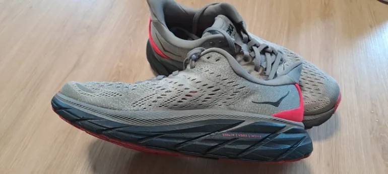 Used Hoka Clifton 8 bike — image 3 of 13