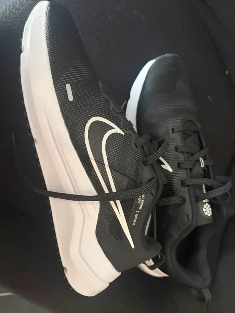 Nike Downshifter Running Shoes usato