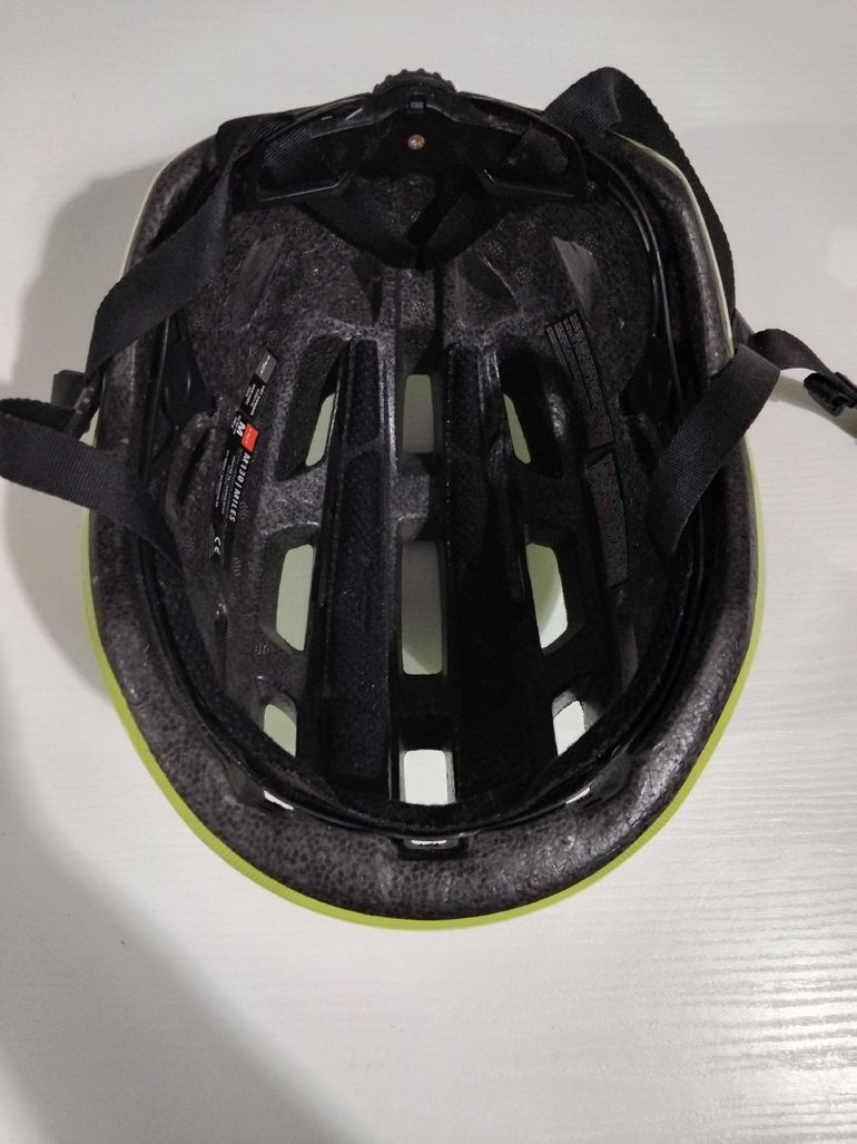 Used MET Helmet bike — image 5 of 9