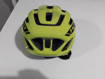 Used MET Helmet bike — image 7 of 9