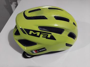 Used MET Helmet bike — image 6 of 9