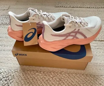 Used Asics Running Shoes bike — image 2 of 6