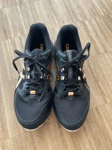 Used Asics Lauf- und Trackingschuh bike — image 1 of 6