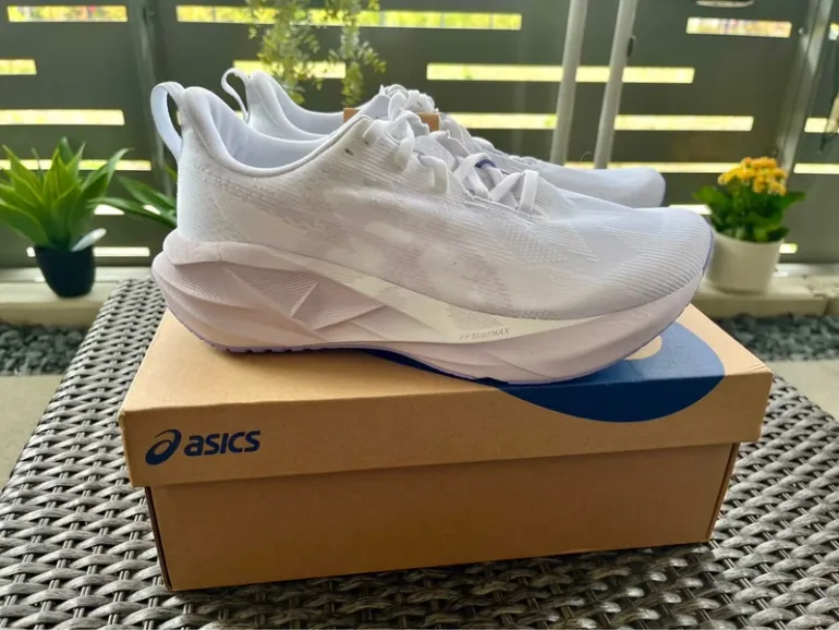 Použité Asics Novablast 5 bike — obrázek 6 z 7