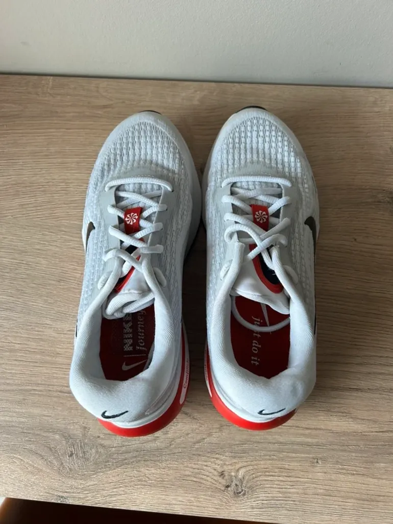 Used Nike Running Shoes bike — image 5 of 7