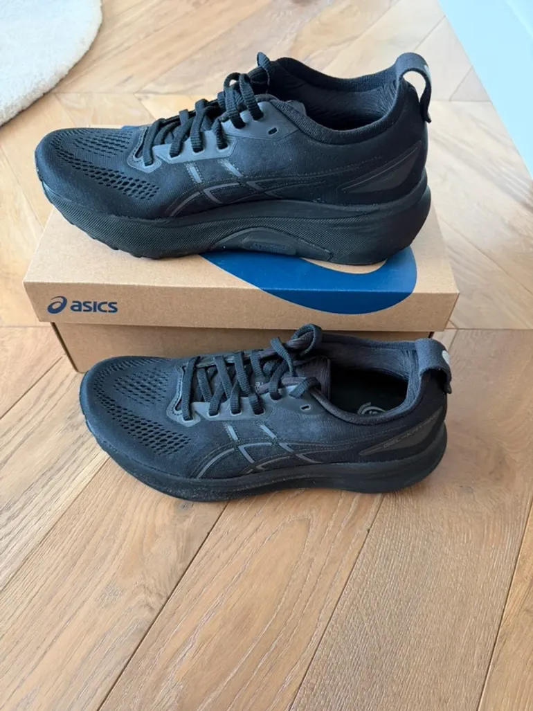 Used Asics Gel-Kayano 31 bike — image 2 of 10