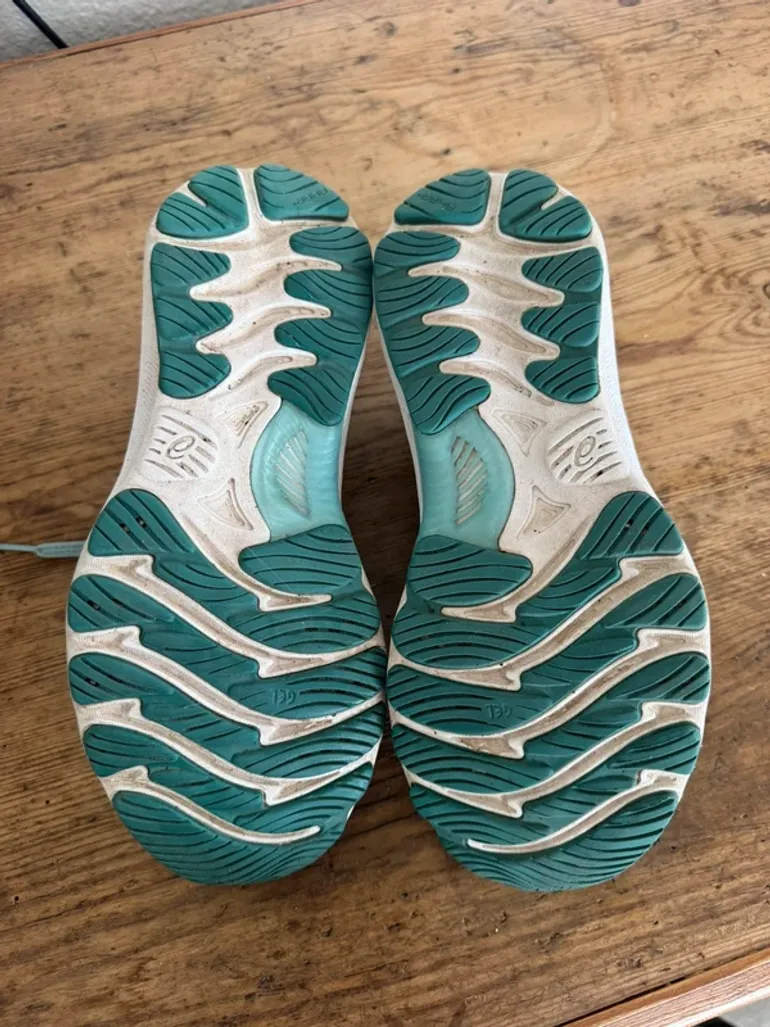 Used Asics Gel Nimbus 23 bike — image 3 of 6