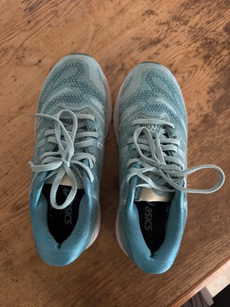 Used Asics Gel Nimbus 23 bike — image 4 of 6