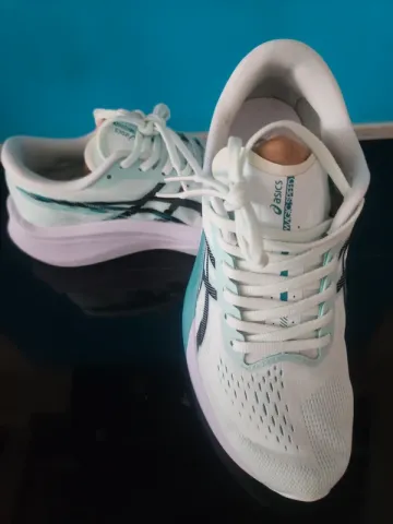 Used Asics Magic Speed 4 FF Turbo bike — image 2 of 5