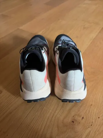 Used Salomon Sport Shoes Women bike — image 4 of 6