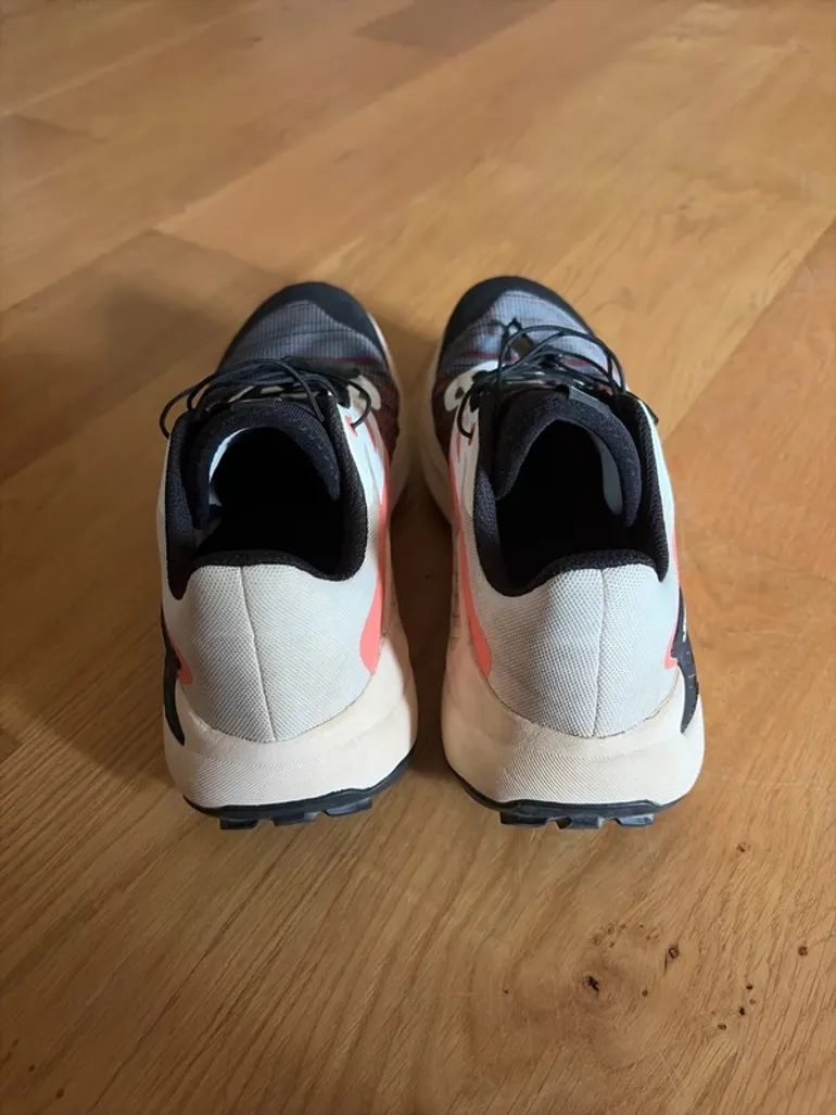 Used Salomon Sport Shoes Women bike — image 4 of 6