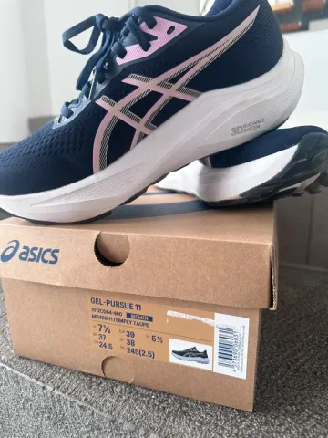 Used Asics Gel Pursue 11 bike — image 1 of 4