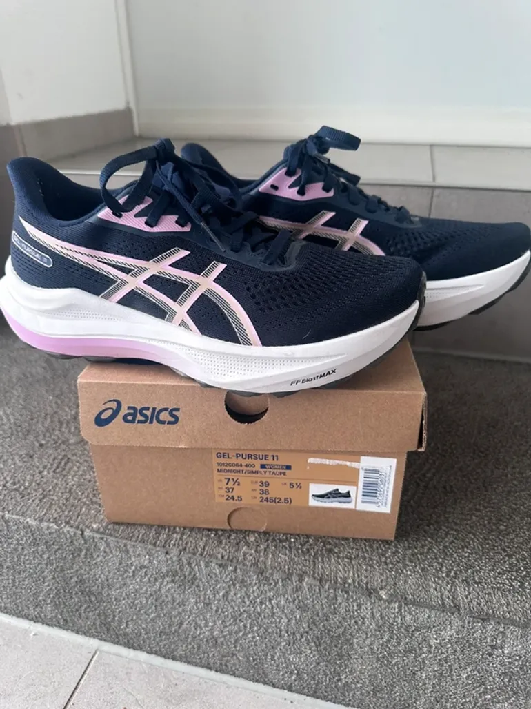 Used Asics Gel Pursue 11 bike — image 2 of 4