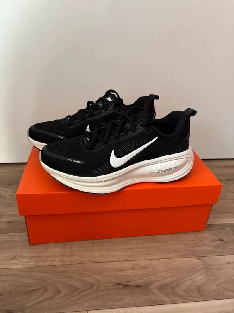 Nike Vomero 18 Running Shoes d'occasion
