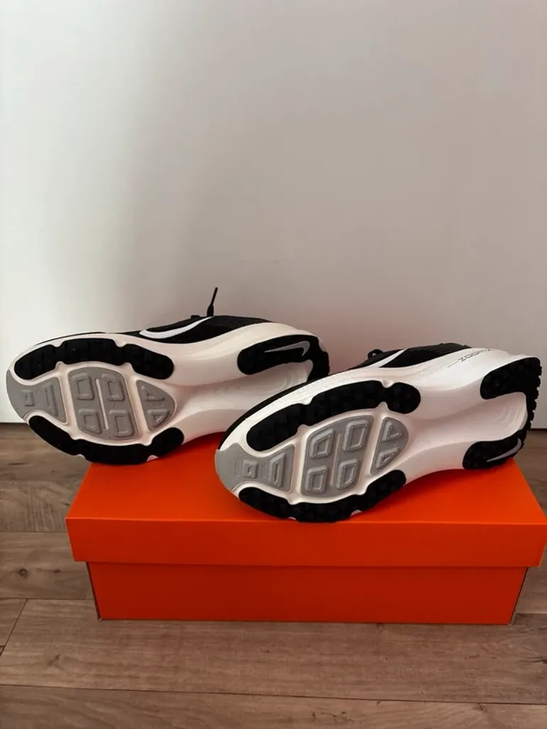 Käytetty Nike Vomero 18 bike — kuva 4 / 7