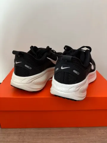 Käytetty Nike Vomero 18 bike — kuva 2 / 7