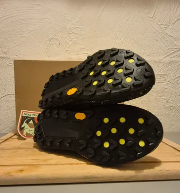 Used 100% Nike ZoomX Zegama Trail 2 bike — image 6 of 9