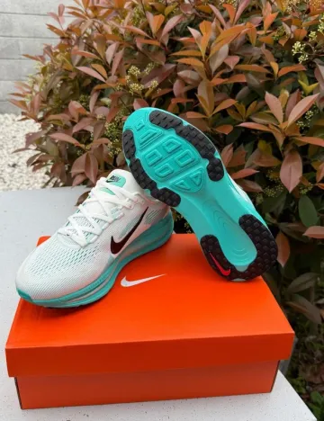 Used Nike Vomero 18 bike — image 5 of 8