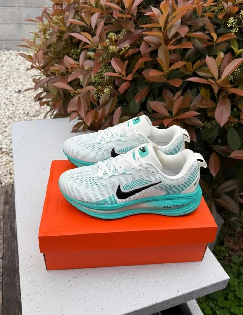 Gebrauchtes Nike Vomero 18 Running Shoes