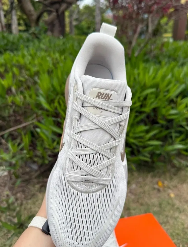 Used Nike Vomero 18 bike — image 6 of 8