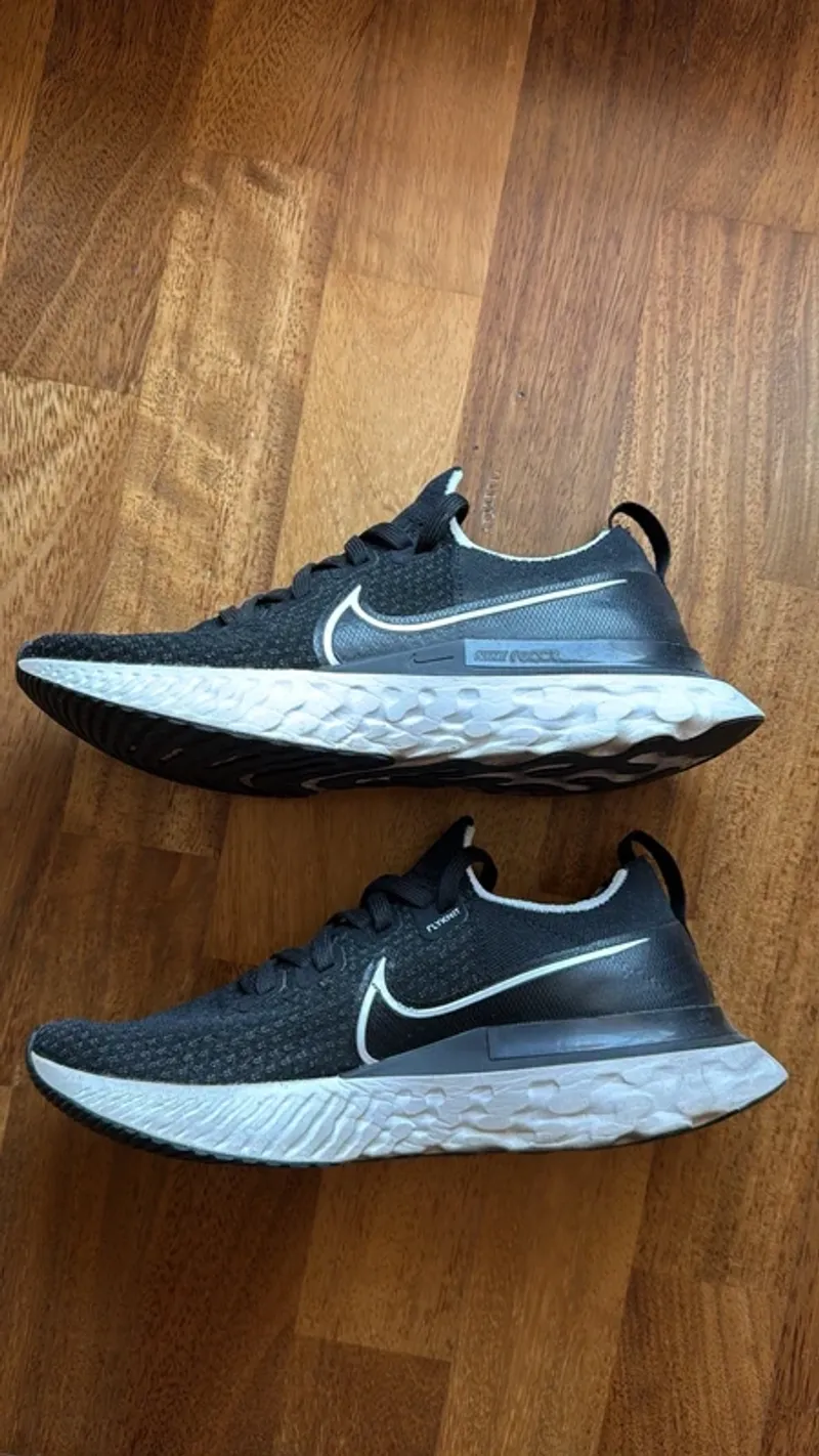 Used Nike Epic React Flyknit 2 Running Shoes