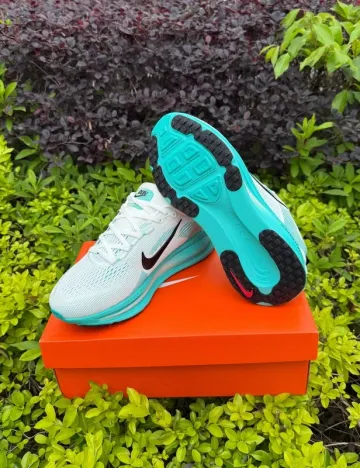 Used Nike Vomero 18 bike — image 5 of 8