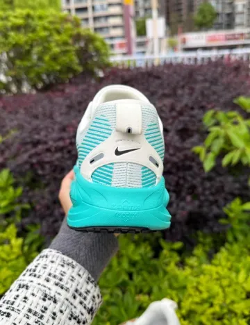 Used Nike Vomero 18 bike — image 6 of 8