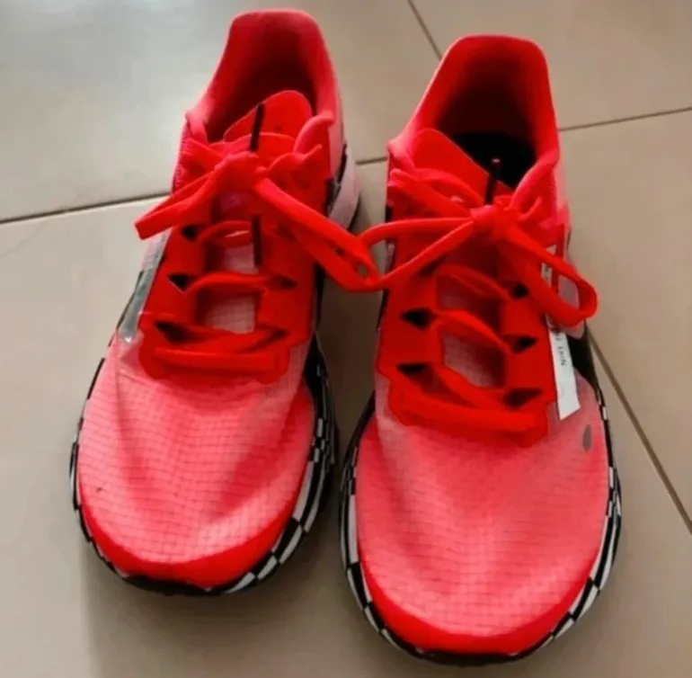 Used Nike Running Shoes bike — image 5 of 7