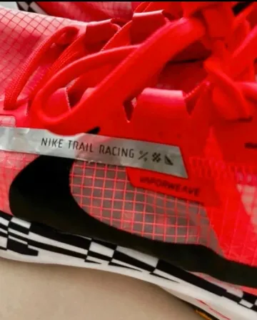 Used Nike Running Shoes bike — image 3 of 7