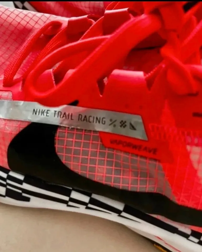 Used Nike Running Shoes bike — image 3 of 7