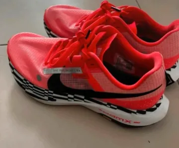 Used Nike Running Shoes bike — image 1 of 7