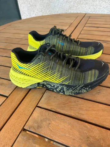 Hoka One One Running Shoes bike d'occasion — image 2 sur 5