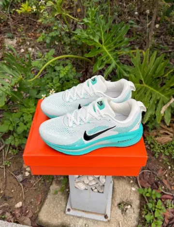 Brugt Nike Vomero 18 bike — billede 1 af 8