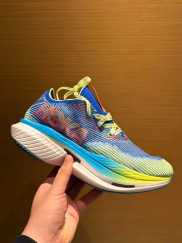 Used Hoka Running Shoes bike — image 3 of 7